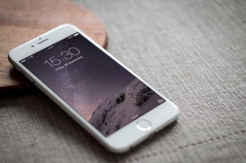 黑客可以远程控制iPhone（苹果签名都是按月收费？）
